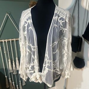 BCBG Generation Ivory Sheer Lace Embroidered Tie Front Kimono Boho OSFM
